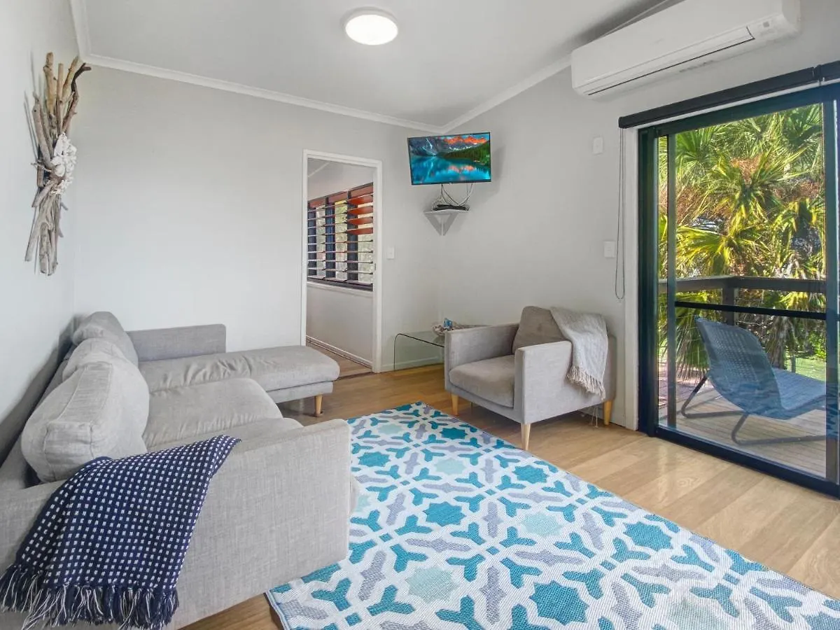 Beachside Palms Unit 2 Nelly Bay Apartment