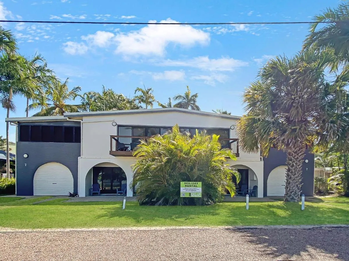 Apartment Beachside Palms Unit 2 Nelly Bay