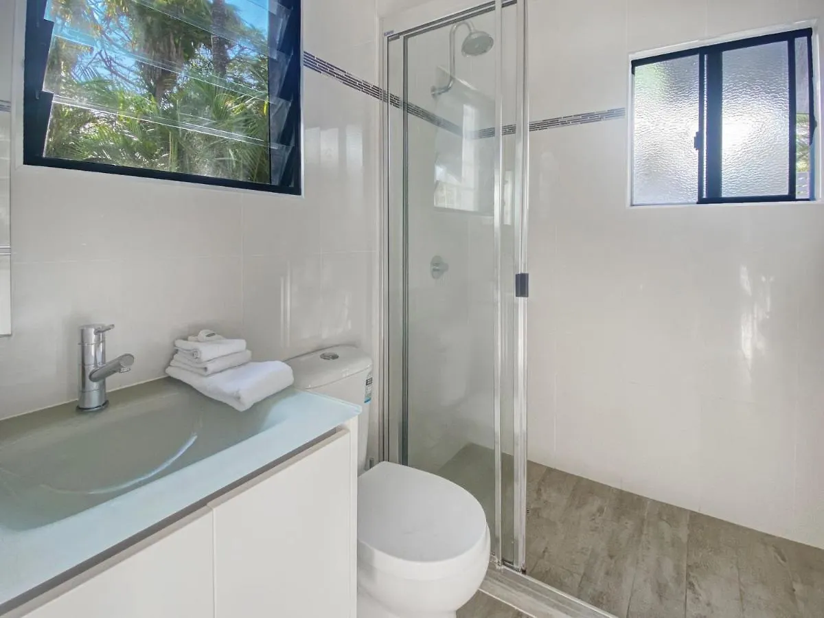 Apartment Beachside Palms Unit 2 Nelly Bay